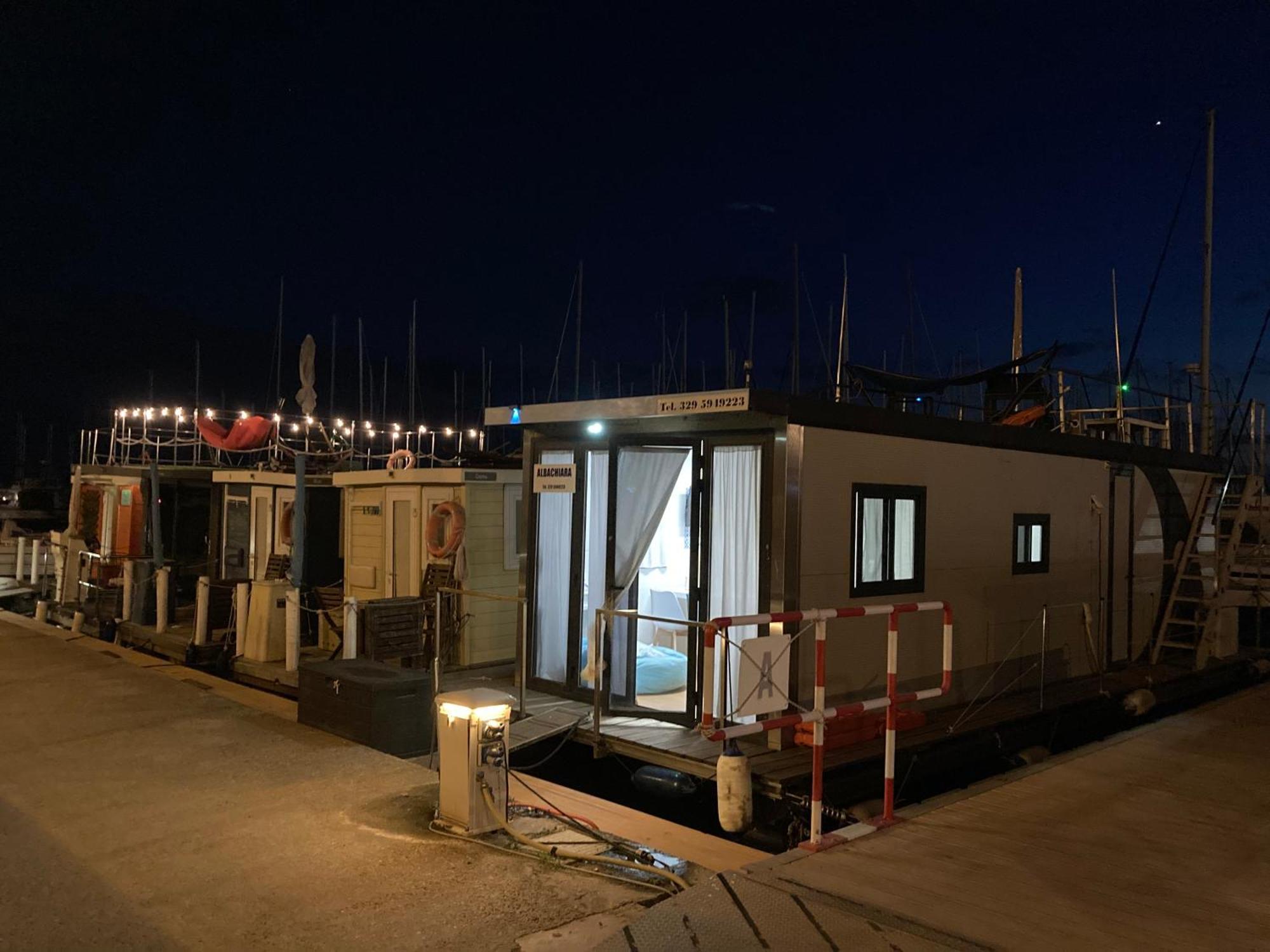 Houseboat Sardinia Suite Cagliari Exterior photo